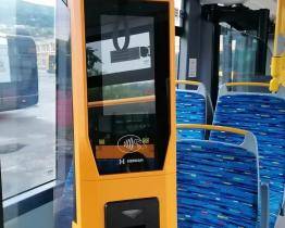 Od 1. prosince zaplatíte ve vozech DSZO bezhotovostně. Půjde to kartou, mobilem i chytrými hodinkami