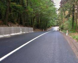 Aktuální stav krajských silnic? Školní optikou za slabší trojku