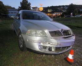 Na železničním přejezdu ve Zlíně se srazilo auto s vlakem. Řidičce se jako zázrakem nic nestalo