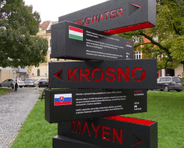 Nový rozcestník v Uherském Hradišti představuje pět partnerských měst