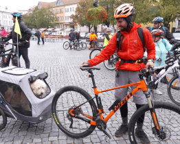 Ani mrholení neodradilo cyklisty od uzavření cyklostezek