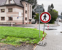 Bezpečnost chodců na ulici Dělnická zvýší nový chodník