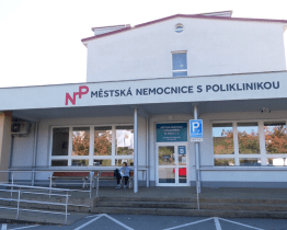 Městská nemocnice s poliklinikou v Brodě opravuje střechu na pavilonu A
