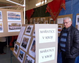 Fotografie z hodů, fašanků i jízdy králů ukazuje výstava Mařatice v kroji