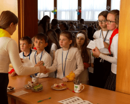 V Netradiční Misijní cukrárně se mlsalo pro dobrou věc už po šestnácté