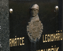 Památník obětem světových válek v Těšově prošel rekonstrukcí