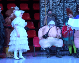 Slovácké divadlo uvedlo slavnou Orwellovu Farmu zvířat