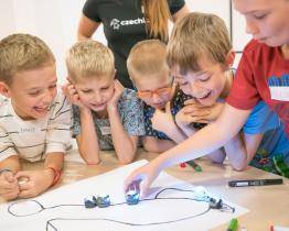 Baťův institut v sobotu ovládnou Robotické hračky