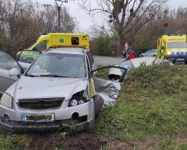 Vážná dopravní nehoda mezi Tlumačovem a Machovou si vyžádala tři zraněné