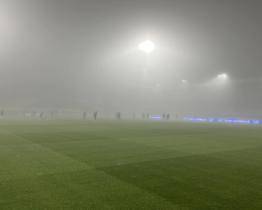 Počasí bylo proti fotbalu. Zápas Slovácka v Olomouci byl kvůli mlze odložen 