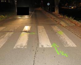 Řidič osobního vozidla srazil v centru Zlína chodkyni. Od nehody ujel