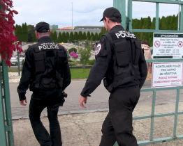 Veselští strážníci hlídkují na hřbitovech