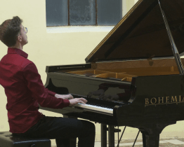 Festival vážné hudby zahájil klavírista Michal Pospíšil