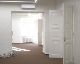 Zrenovovaná Knihovna Františka Kožíka přivítá čtenáře až příští rok