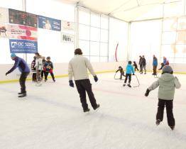Zájem o bruslení je velký, kluziště v Napajedlích zahájilo čtvrtou sezónu