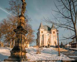 Na Svatý Hostýn na Silvestra pojedou speciální vlaky a autobusy