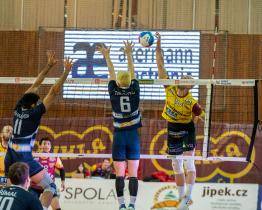 Volejbalisté Fatry podlehli Dukle jasně 0:3 a klesli na 8. místo