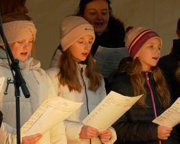 Adventní zpívání v Ostrožské Nové Vsi přineslo letos tři novinky