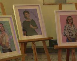 V Kavárně Továrna se křtil charitativní kalendář