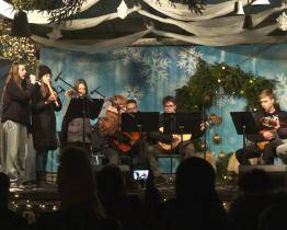 Andělské Vánoce se ZUŠ proběhly na náměstí Míru