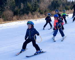 Děti z Alceda absolvovaly lyžařský výcvik na Trojáku