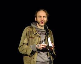 V Divadle v Lidovém domě se slamovalo