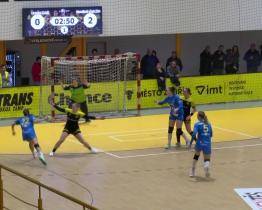 Souboj házenkářek Zubří a Zlína sledovala tisícovka diváků