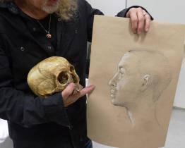 Kostra v ZŠ UNESCO patří husarovi rakousko-uherské armády