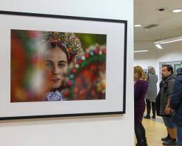 Za okrajem nabízí kontrast fotografií Martina Štechra a Karla Gamby