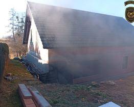 Uvnitř stavby rodinného domu v Březnici hořela propanbutanová láhev