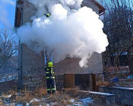 Hasiči ve středu likvidovali požáry domů v Horní Lidči a Bystřici pod Hostýnem