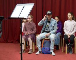 Výchovný večer učil, jak se správně chovat na koncertě 