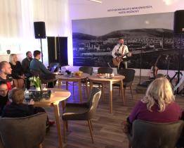 Nácviková kavárna slavnostně zahájila provoz