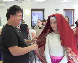 V muzeu pokračovaly kurzy péče o kroj, vázání šátků a šití rukávců