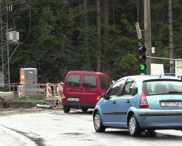 Oprava mostu ve Velkých Karlovicích zpomaluje dopravu do lyžařských areálů