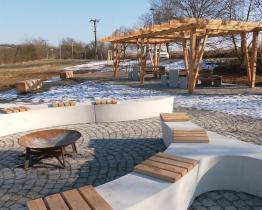 Na trase k rozhledně Rovnina vybudovalo město relexační zónu