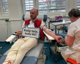 Folkloristi darovali krev