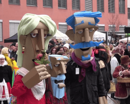 Součástí fašanku byly regionální trhy, otužilci i hudební vystoupení