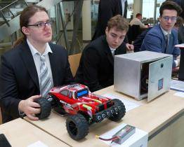 Mechanici-elektrotechnici představili na PRAMAKONu své maturitní práce