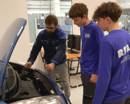 Studenti SPŠOA prožívali potřetí Den pro tvou kariéru 