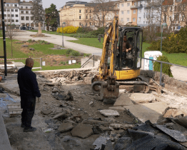 Boční schodiště Kina Hvězda prochází obnovou