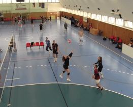 Volejbalový turnaj dospěl do finále