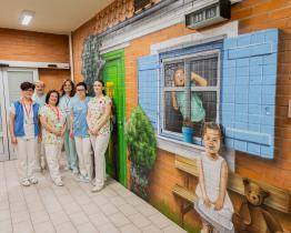 Vstup na dětské oddělení KNTB zdobí unikátní graffiti od ProroKa. Jak se vám líbí?