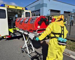 Mimořádné taktické cvičení v Otrokovicích: Biohazard týmy simulovaly nebezpečnou nákazu z Afriky