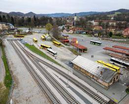 Po Velikonocích začne v Rožnově demolice u vlakového nádraží