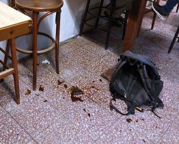 Dubnový večer na zlínském nádraží: Jeden opilec se pomočil, druhý vyvolal potyčku