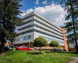 Budova zlínské porodnice slouží už 30 let. Za tu dobu se v ní narodil jeden nový Zlín