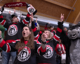 Hokejoví mladší žáci Rožnova oslavili zisk mistrovského titulu