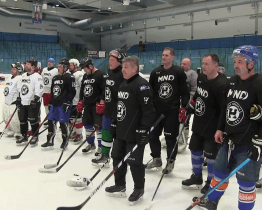 Policisté, záchranáři a hasiči se změnili na hokejisty