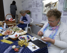 V muzeu se zdobily kraslice, pekli beránci a perníčky a pletly korbáče
